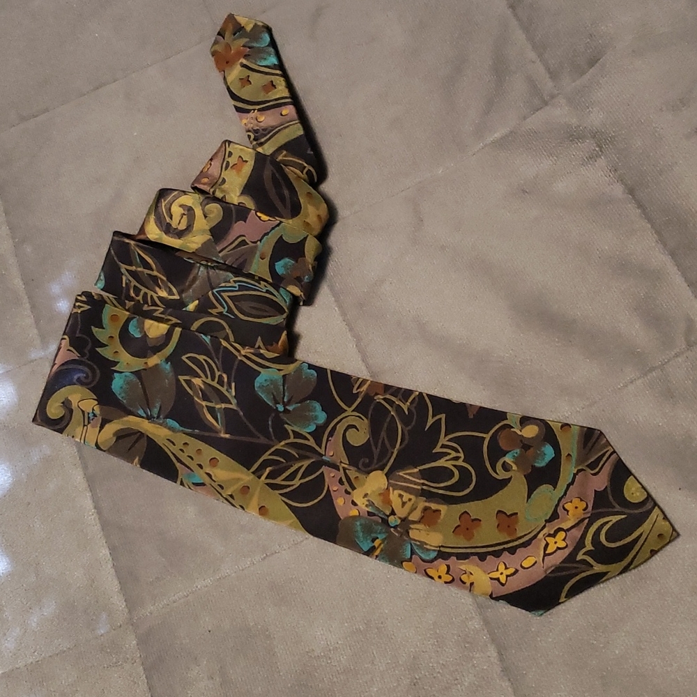 STRINGBEANS necktie